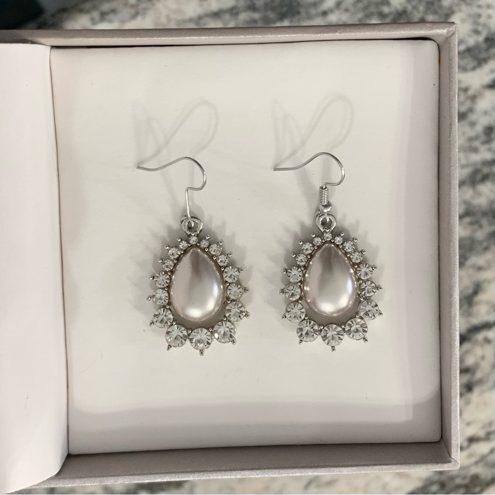 Pearl Teardrop And Rhinestone Dangle Earrings
